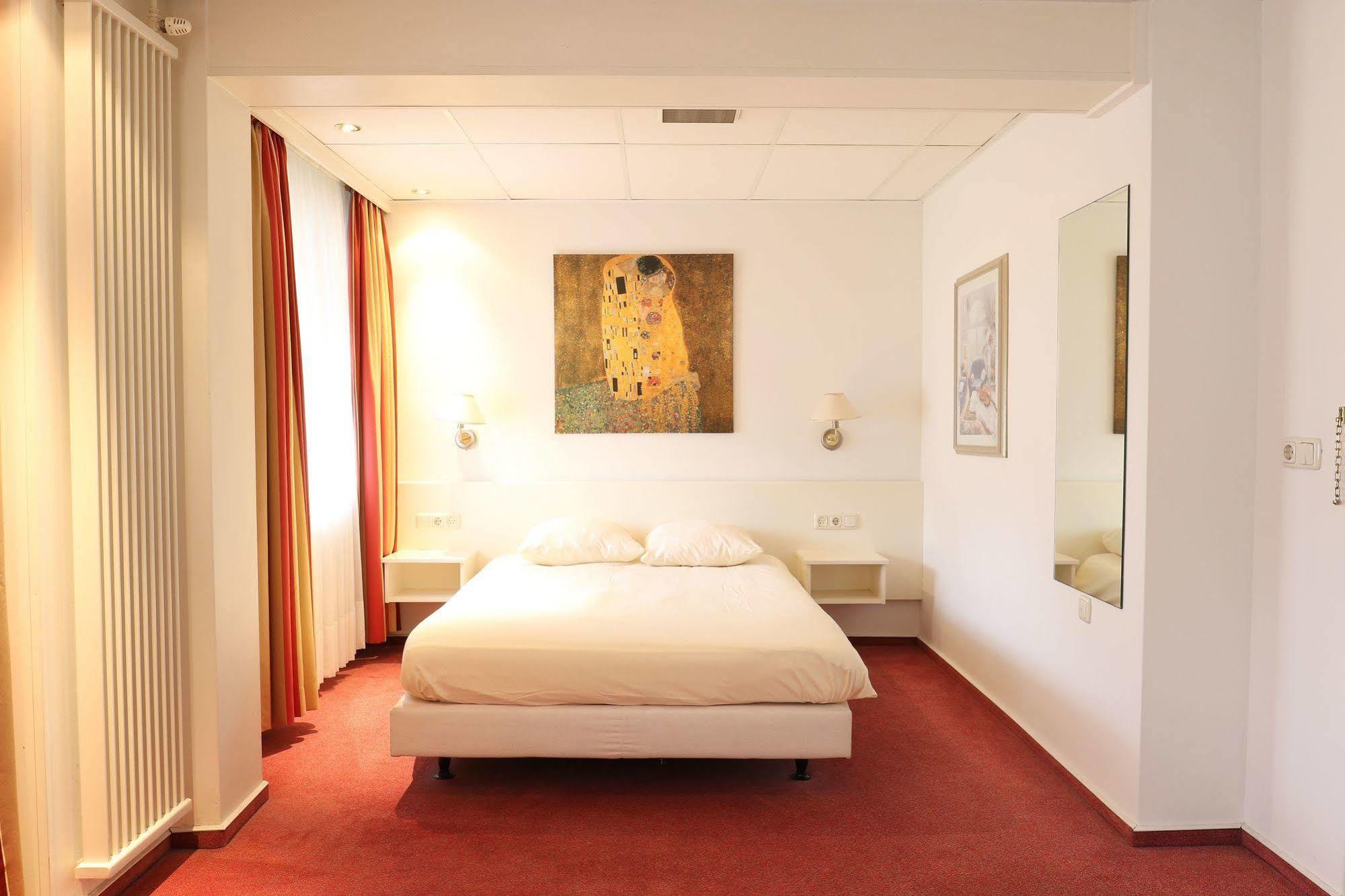 Js Hotel Эпен Экстерьер фото